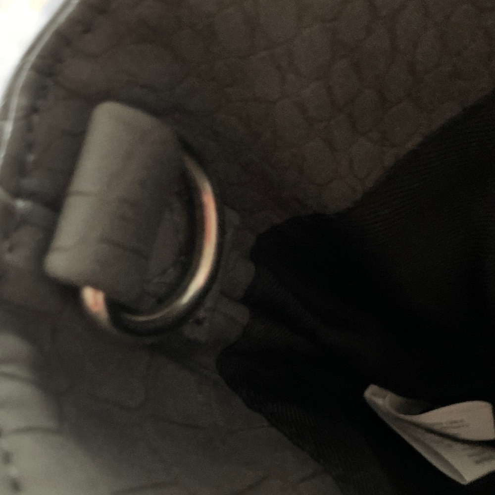 Thirty-One Gray Croc-Embossed Tote with Strap - Picture 7 of 12